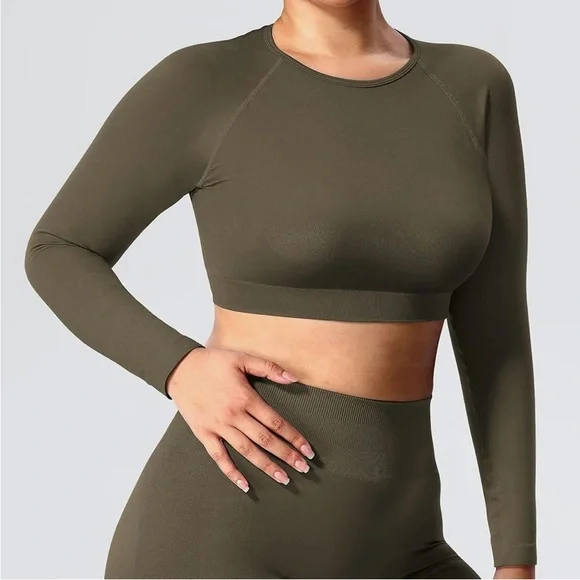 New! Women’s Sexy Cropped Workout Top! - Picture 4 of 5